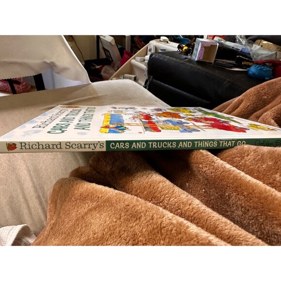 Richard Scarry’s Cars and Trucks and Things that Go Oversized HC Book 2014 50th - Picture 3 of 11